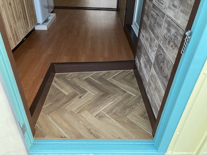 ルミエールB棟 玄関