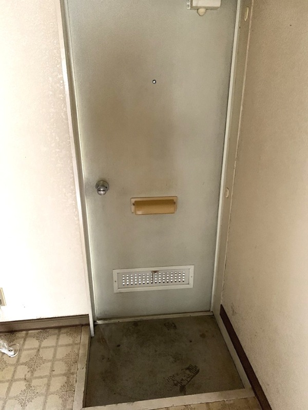 マークハウス 玄関