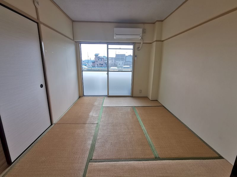 ビレッジハウス三田１号棟 リビング