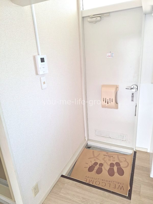 パレス西延沢 玄関