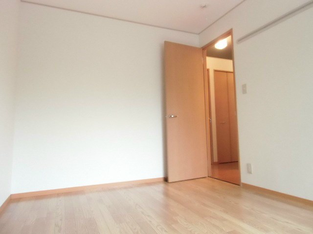 アゼリアＣ ベッドルーム