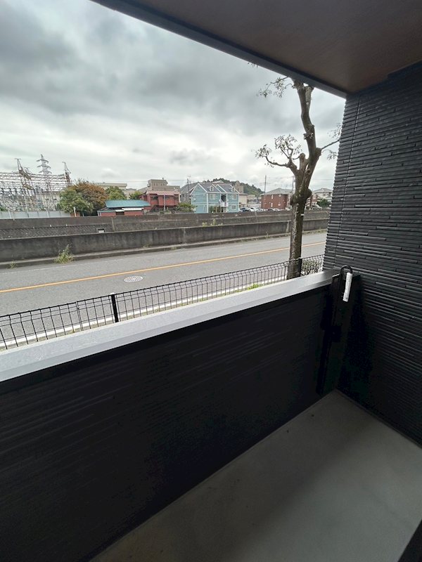 反転部屋参照 CFジオーレ鎌倉壱番館  ベランダ