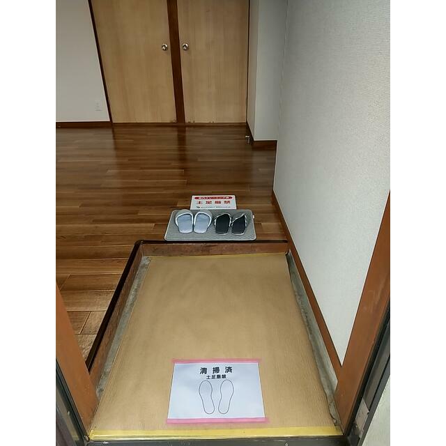 ハイツ・イズミ 玄関