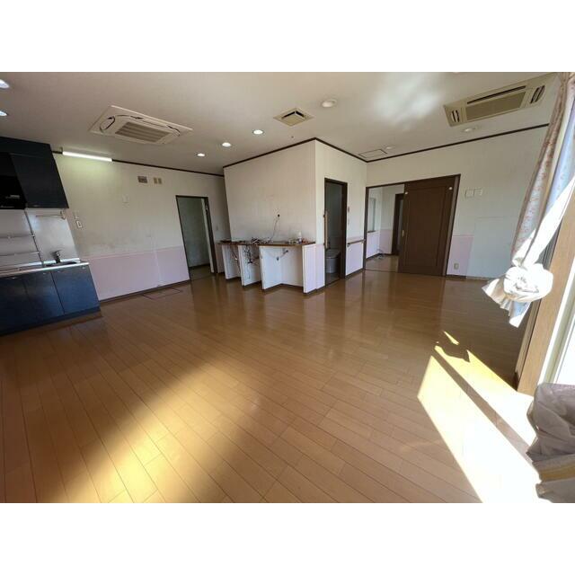 寒川町一之宮　貸家 リビング