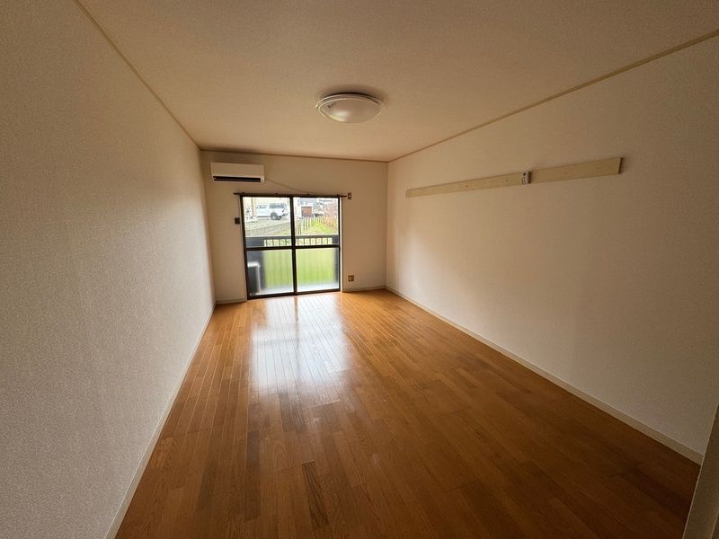 ロイヤルヒルズ石室Ⅱ リビング