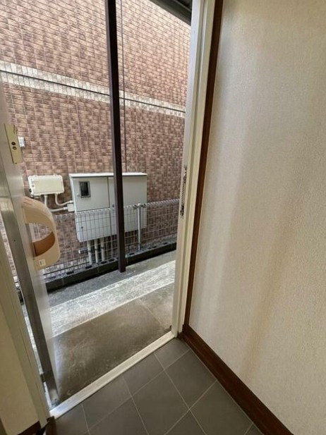 メゾンウッズ 玄関