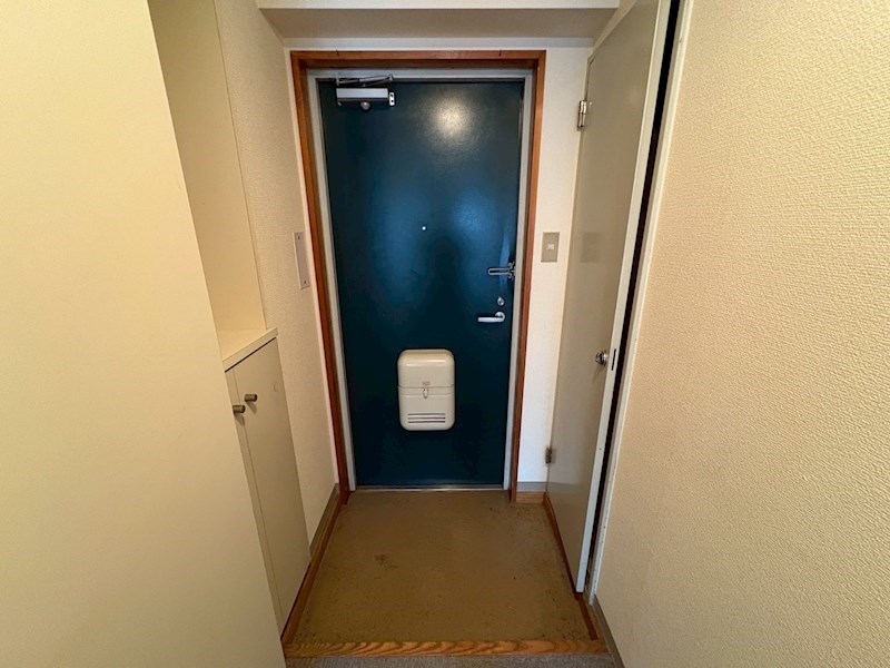 ベルフラワーハイツ伊勢原 玄関