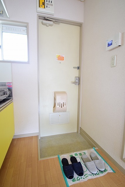 ヒルズ・フジサワ 玄関