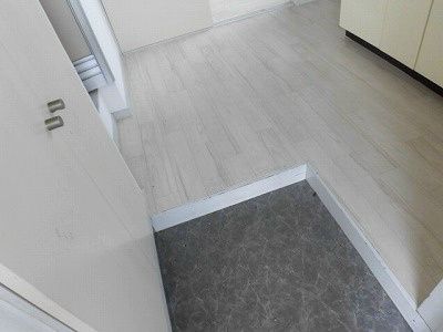 ラックスホーム本郷台 玄関