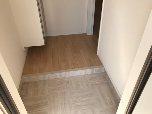 メゾンド池尻 玄関