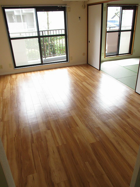 ディアコート大庭 リビング