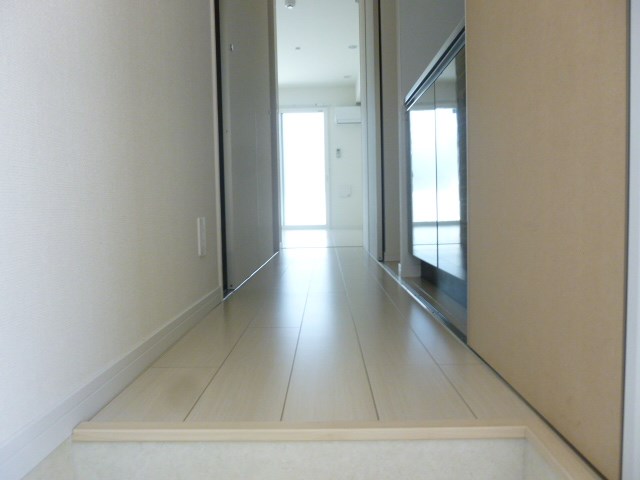 リブリ・鵠沼海岸 玄関