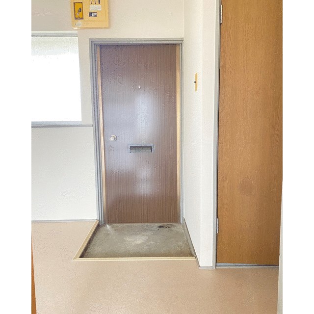 横山荘 玄関
