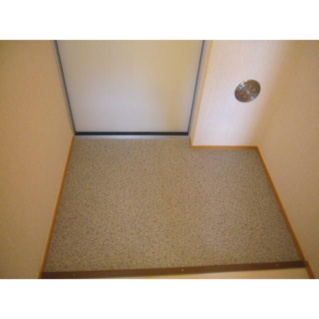 ザ・ケイブ・アイカワ 玄関