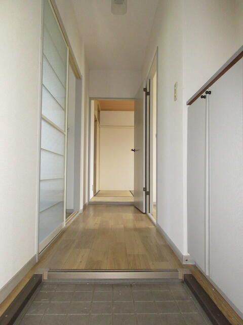 ウインズ湘南　2棟 玄関