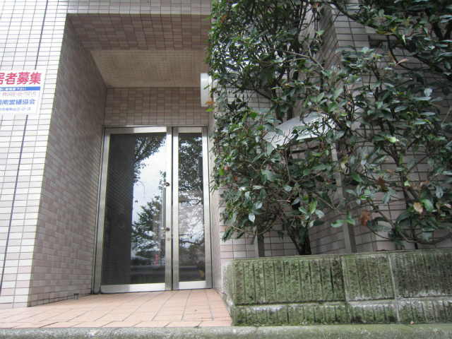 ラフェリア湘南参番館  エントランス