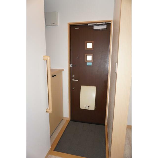 シャテニエ　ボワ　コート　Ｃ 玄関