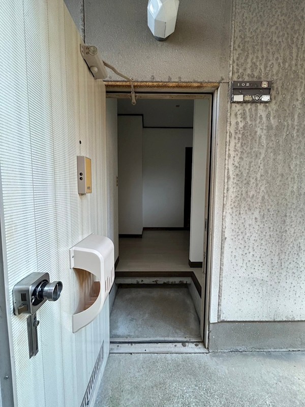 中の塚ハイツ 玄関