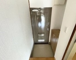 大雄山マンション 玄関