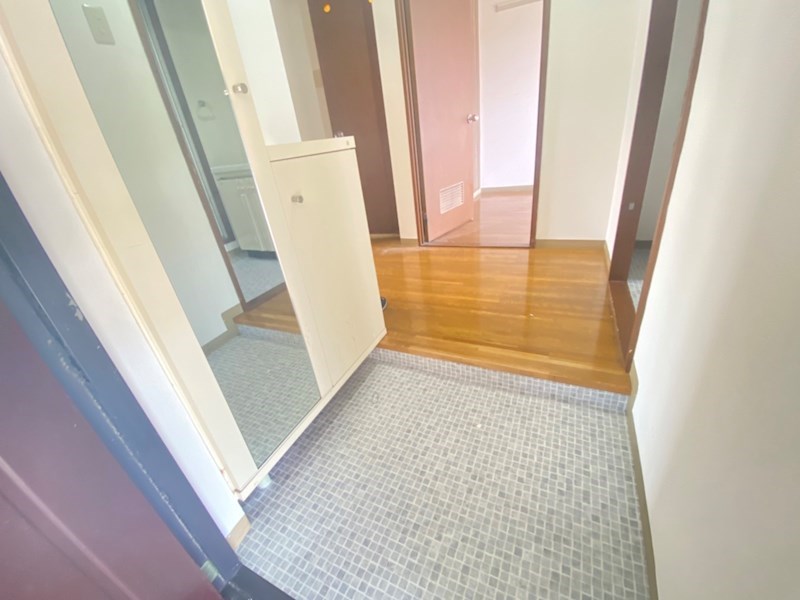 ジュネス星野 玄関