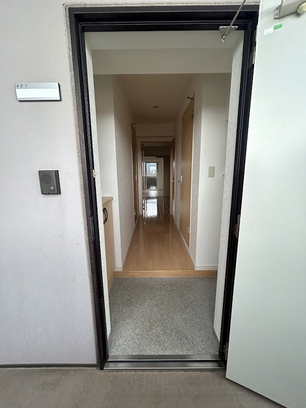 ランドパークスヤマ 玄関