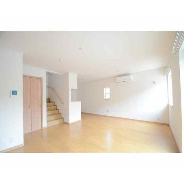 藤沢市藤沢５丁目戸建 リビング