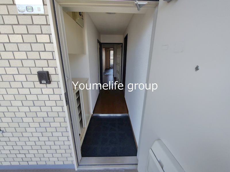 ネオハイツ伊勢原 玄関