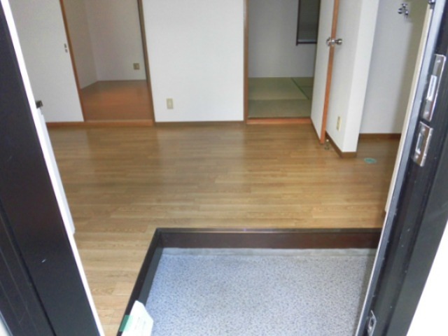 箱山ハイツ 玄関