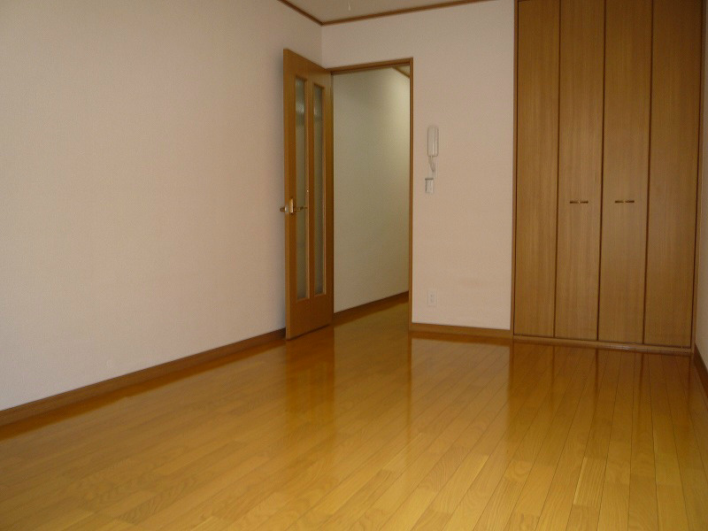 エム　カルチェ リビング