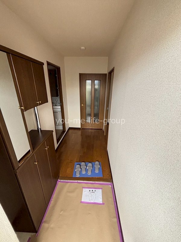 セレス岩原 玄関