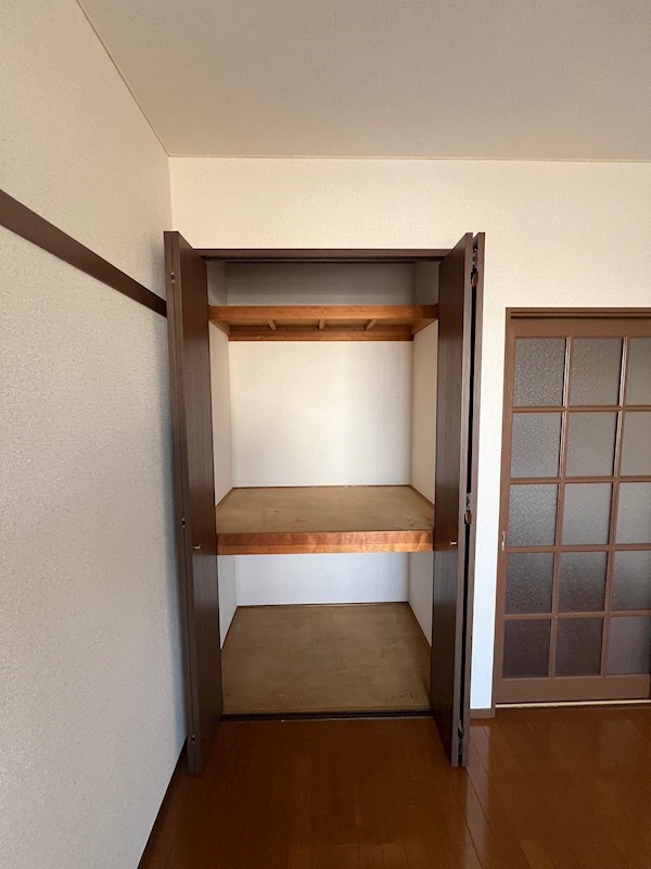 メイムハイツ 収納