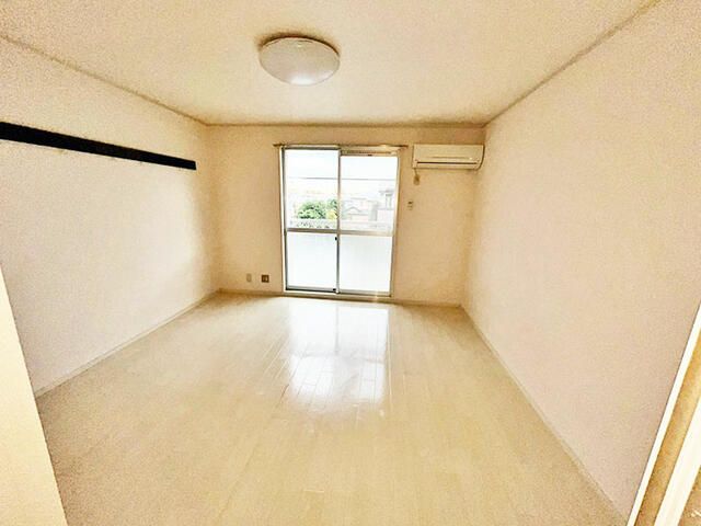 ウィスカーハイツ リビング