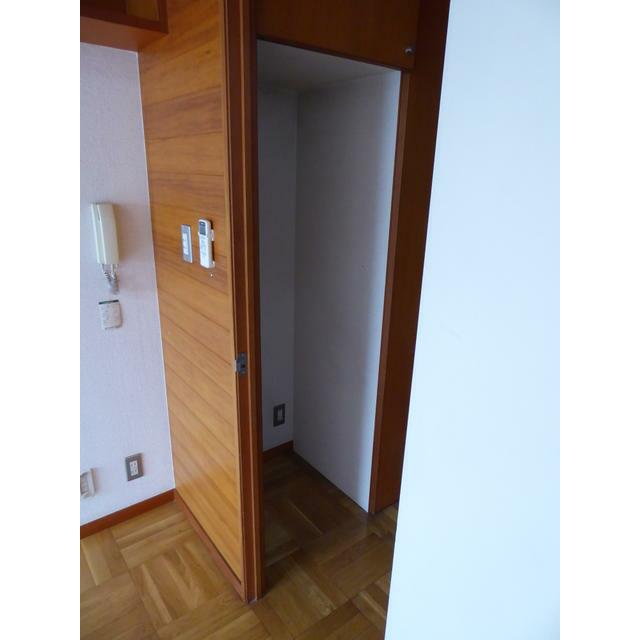 ステアーズアパートメント 玄関