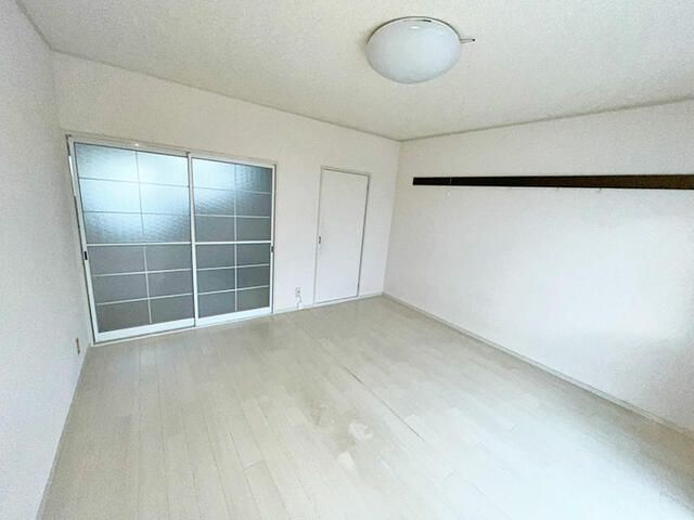 ウィスカーハイツ ベッドルーム