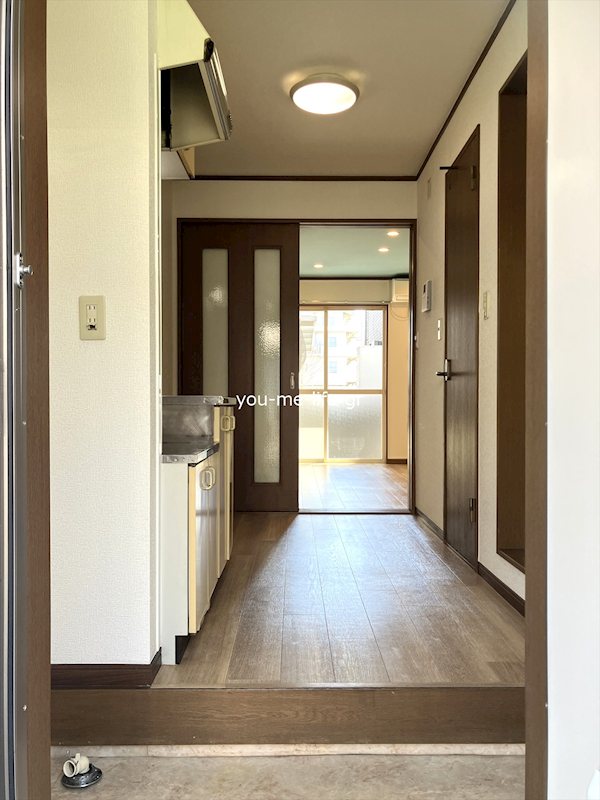 リヨン湘南 玄関