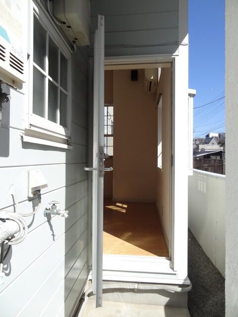 ドルフ東海大 玄関