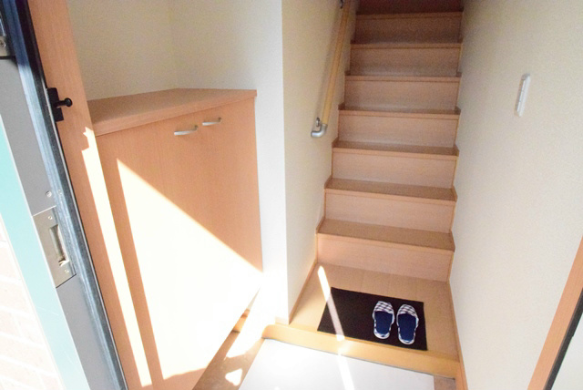 R・ハウス 玄関