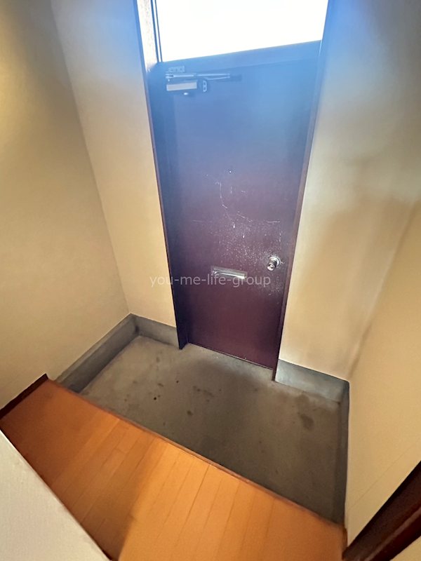 駒千代ハイツ 玄関