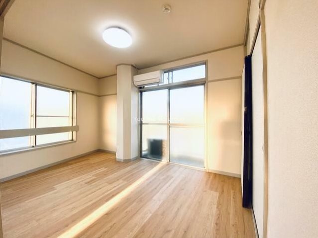 秋葉町マンション リビング