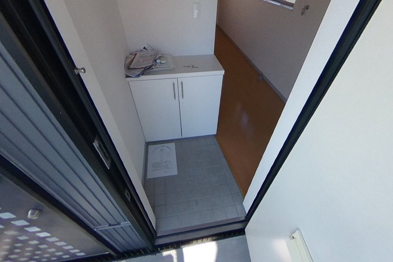 インペリアル参番館 玄関