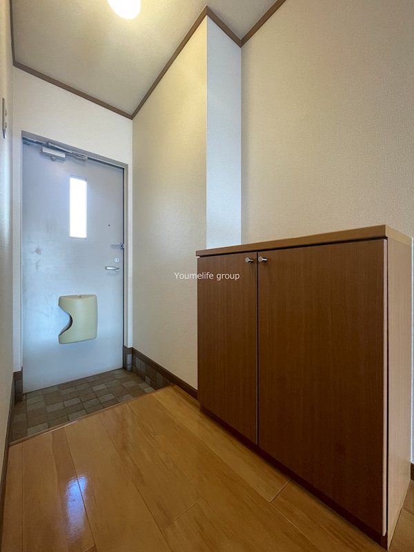 ジュネス広貴 玄関