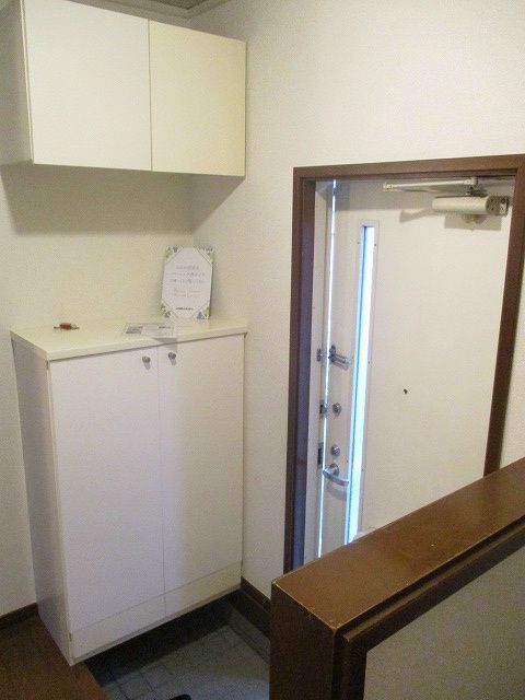 メルベーユ弥生台A棟 玄関