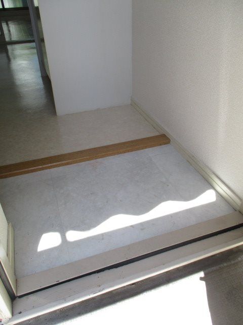 別部屋参考 カーサ・リフレスカ戸塚 玄関