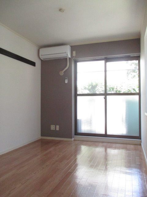 別部屋参考 カーサ・リフレスカ戸塚 リビング