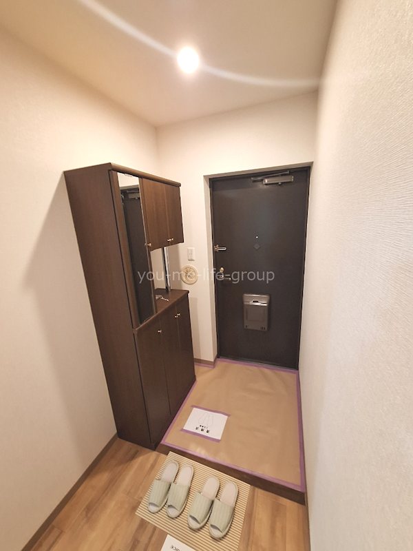 セレス岩原 玄関
