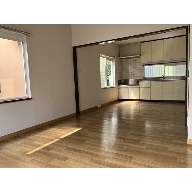 羽鳥５丁目貸家 リビング