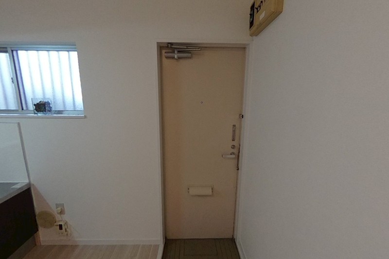 エステートピア 玄関