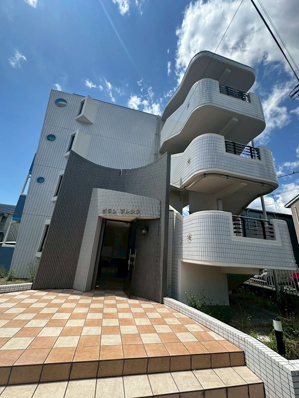 グランプレシア  404号室 外観