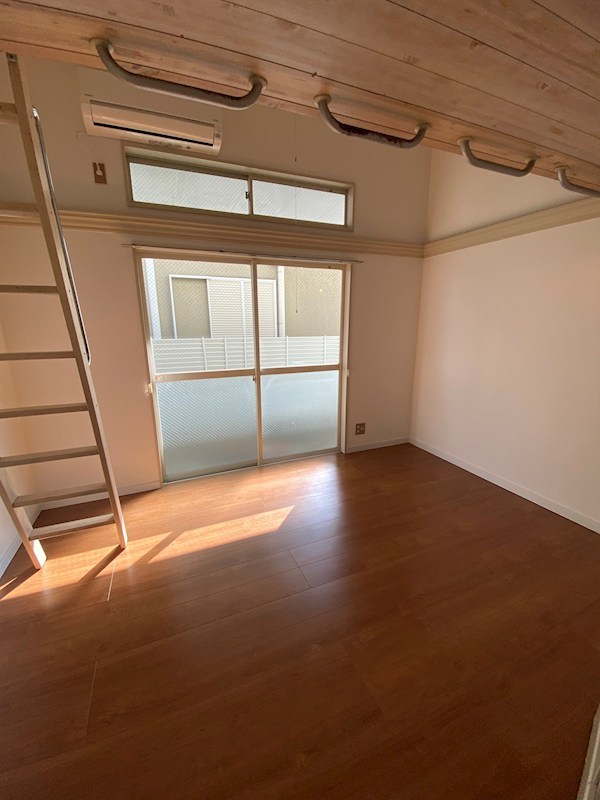 ハイム六会 リビング