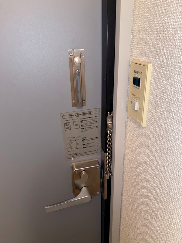 ビーラインK 玄関